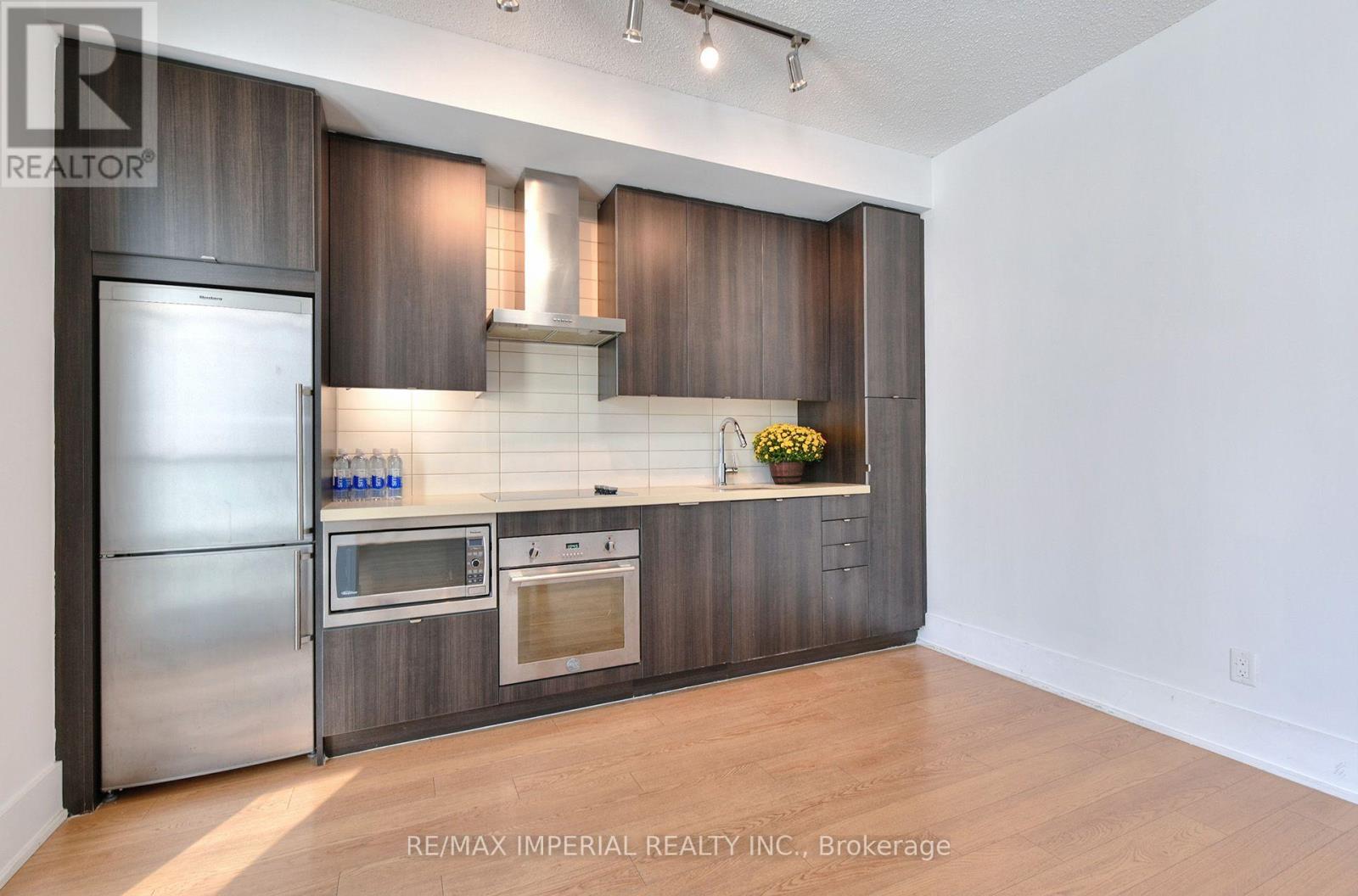 1605 - 300 Front Street W, Toronto, Ontario  M5V 0E9 - Photo 3 - C13833106