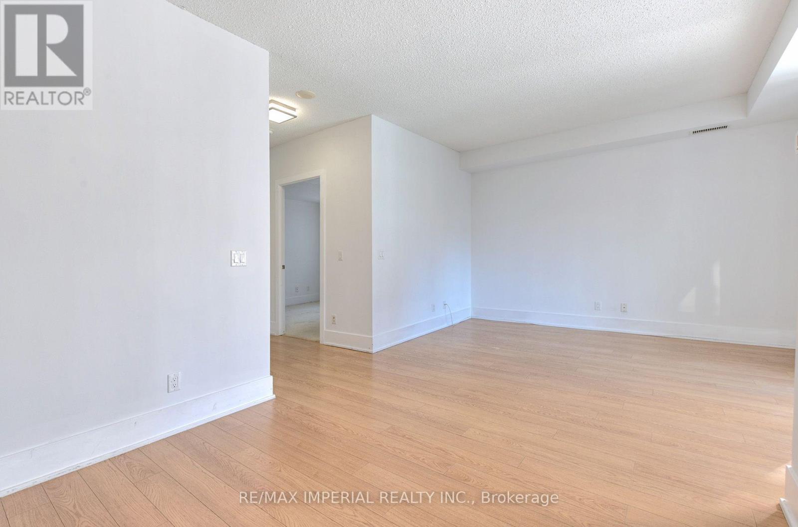 1605 - 300 Front Street W, Toronto, Ontario  M5V 0E9 - Photo 8 - C13833106