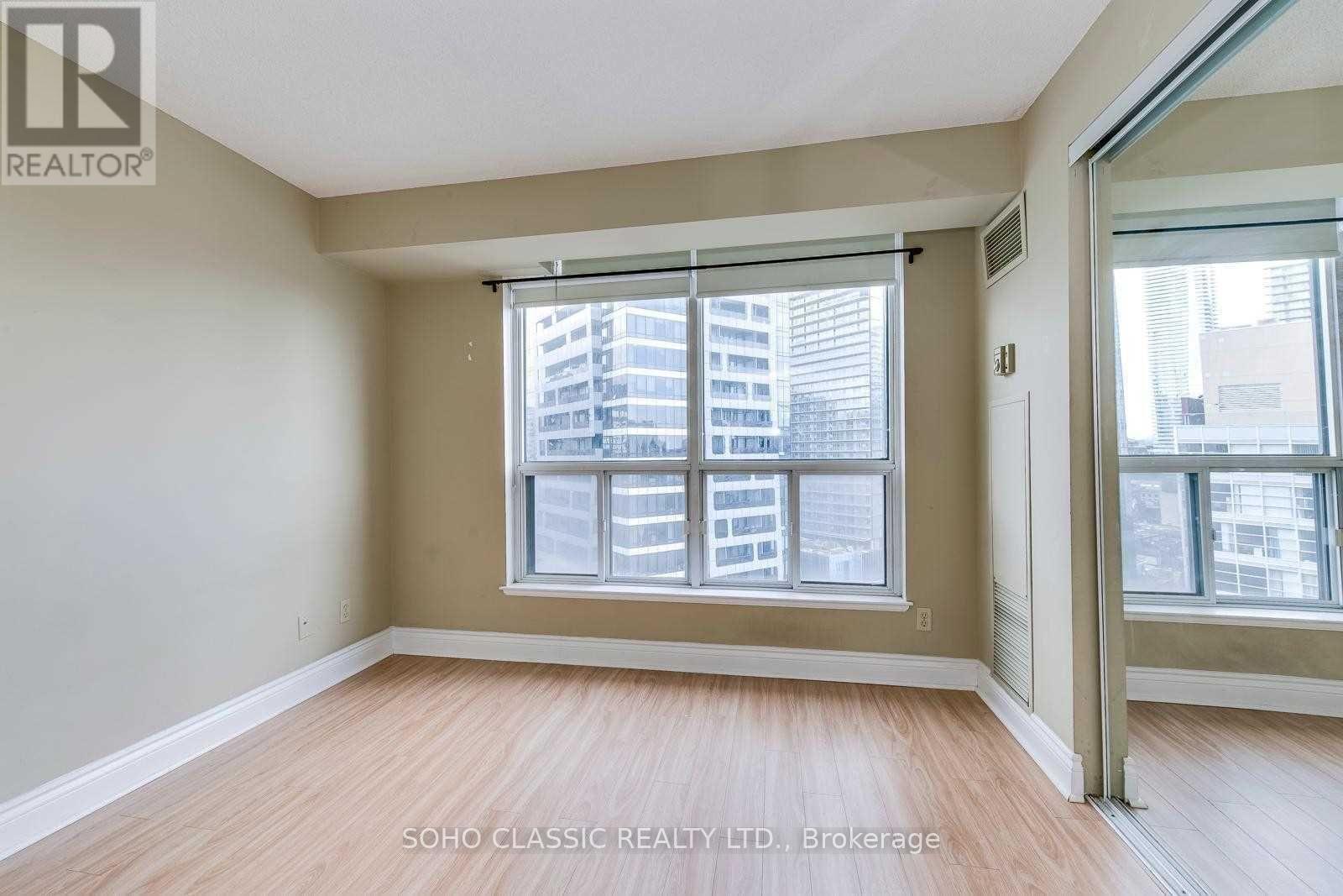 1811 - 24 Wellesley Street W, Toronto, Ontario M4Y 2X6 - Photo 11 - C13833110