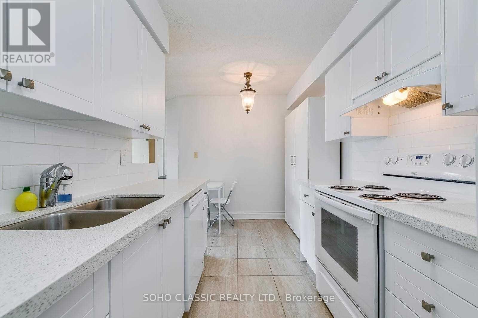 1811 - 24 Wellesley Street W, Toronto, Ontario M4Y 2X6 - Photo 16 - C13833110