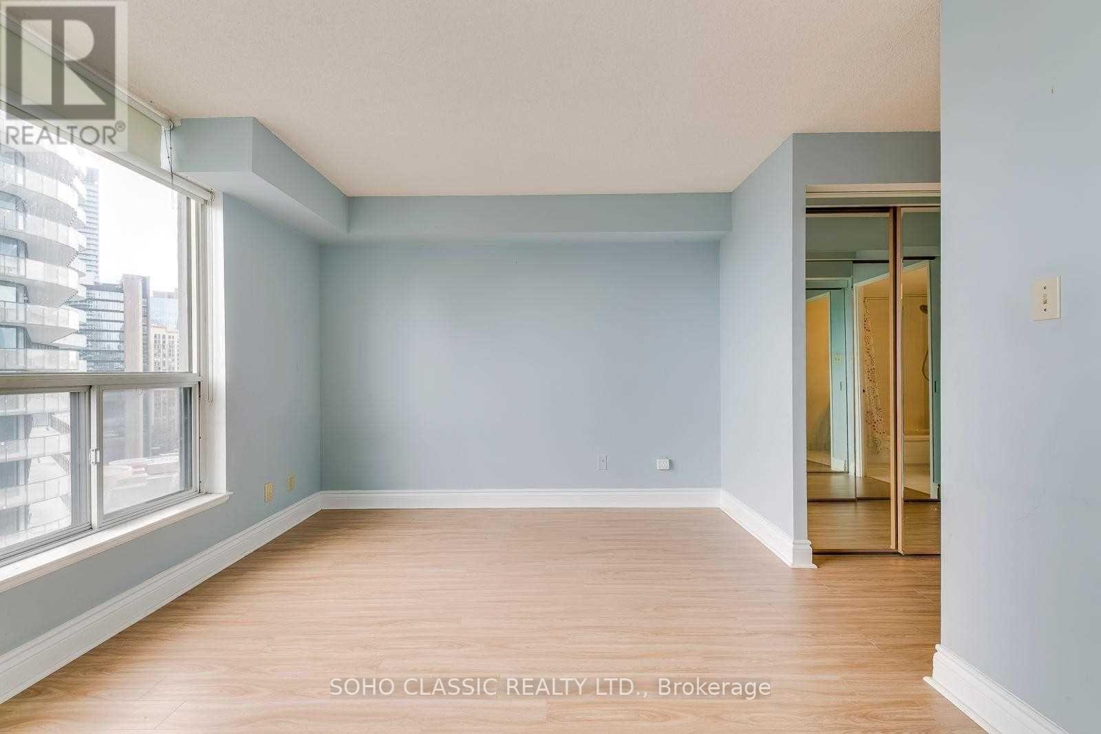 1811 - 24 Wellesley Street W, Toronto, Ontario M4Y 2X6 - Photo 17 - C13833110