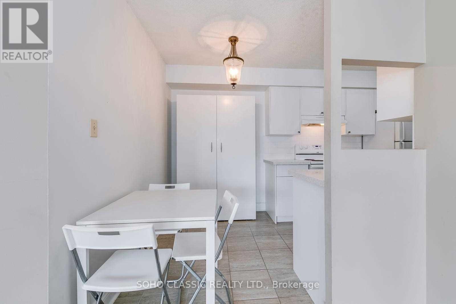 1811 - 24 Wellesley Street W, Toronto, Ontario M4Y 2X6 - Photo 21 - C13833110