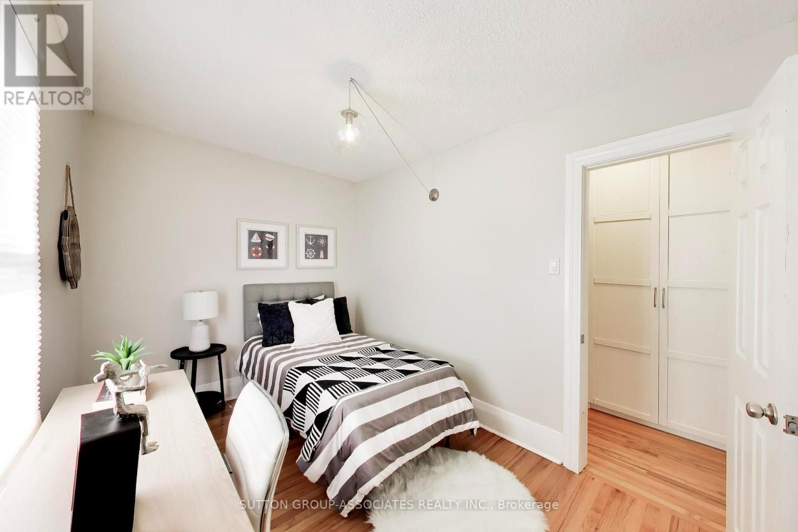 4 Bellhaven Road, Toronto, Ontario  M4L 3J5 - Photo 10 - E13833114