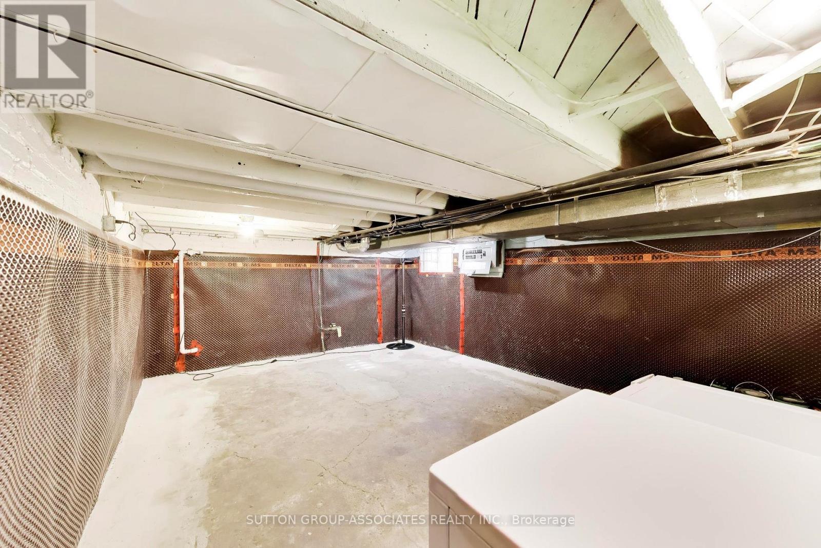 4 Bellhaven Road, Toronto, Ontario  M4L 3J5 - Photo 13 - E13833114
