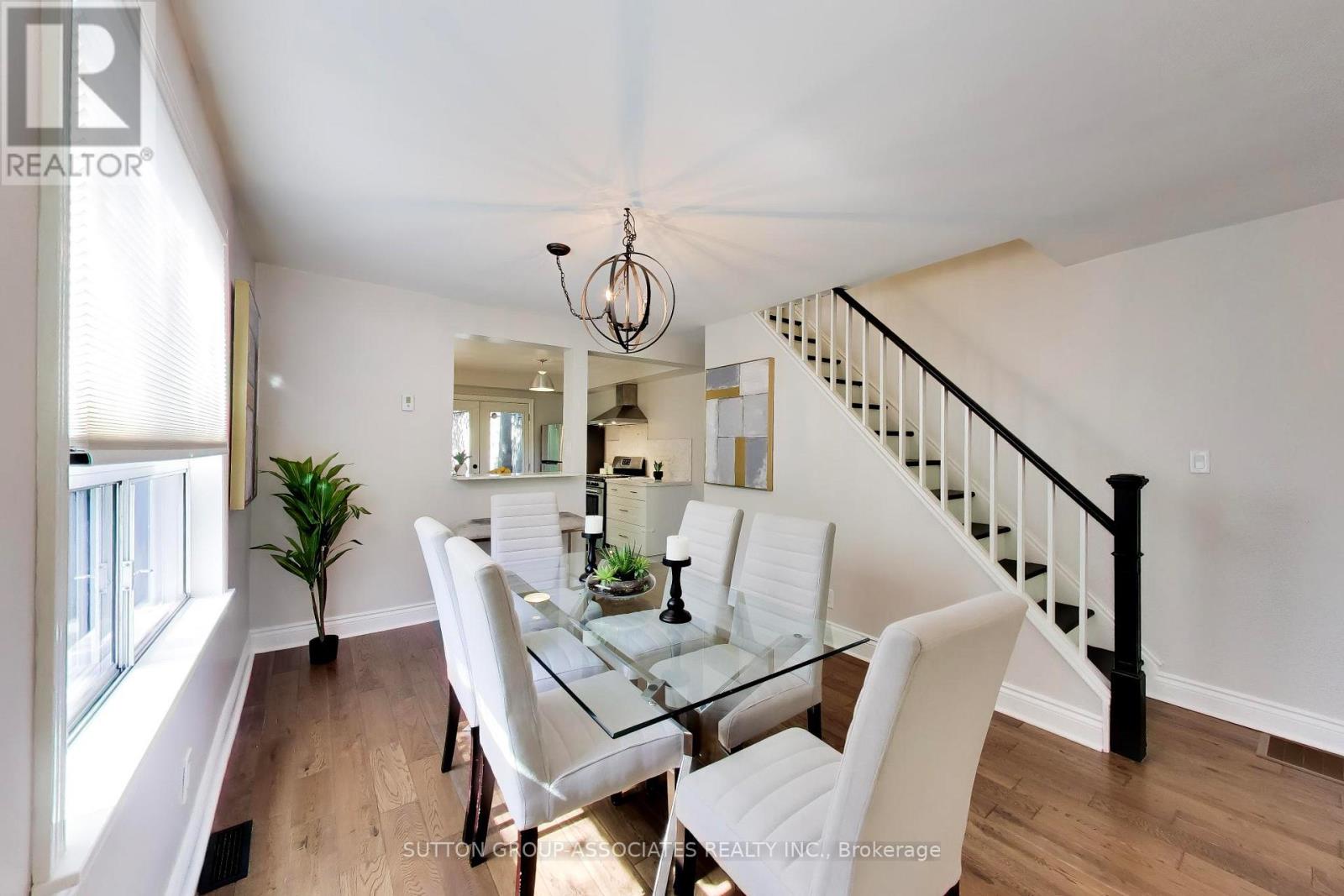 4 Bellhaven Road, Toronto, Ontario  M4L 3J5 - Photo 4 - E13833114