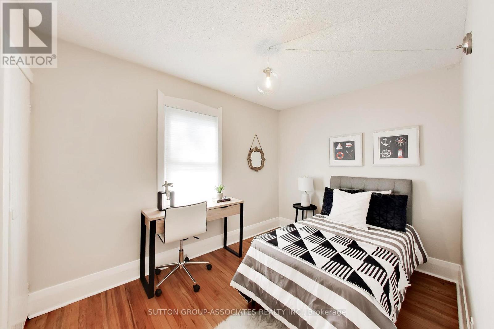 4 Bellhaven Road, Toronto, Ontario  M4L 3J5 - Photo 9 - E13833114
