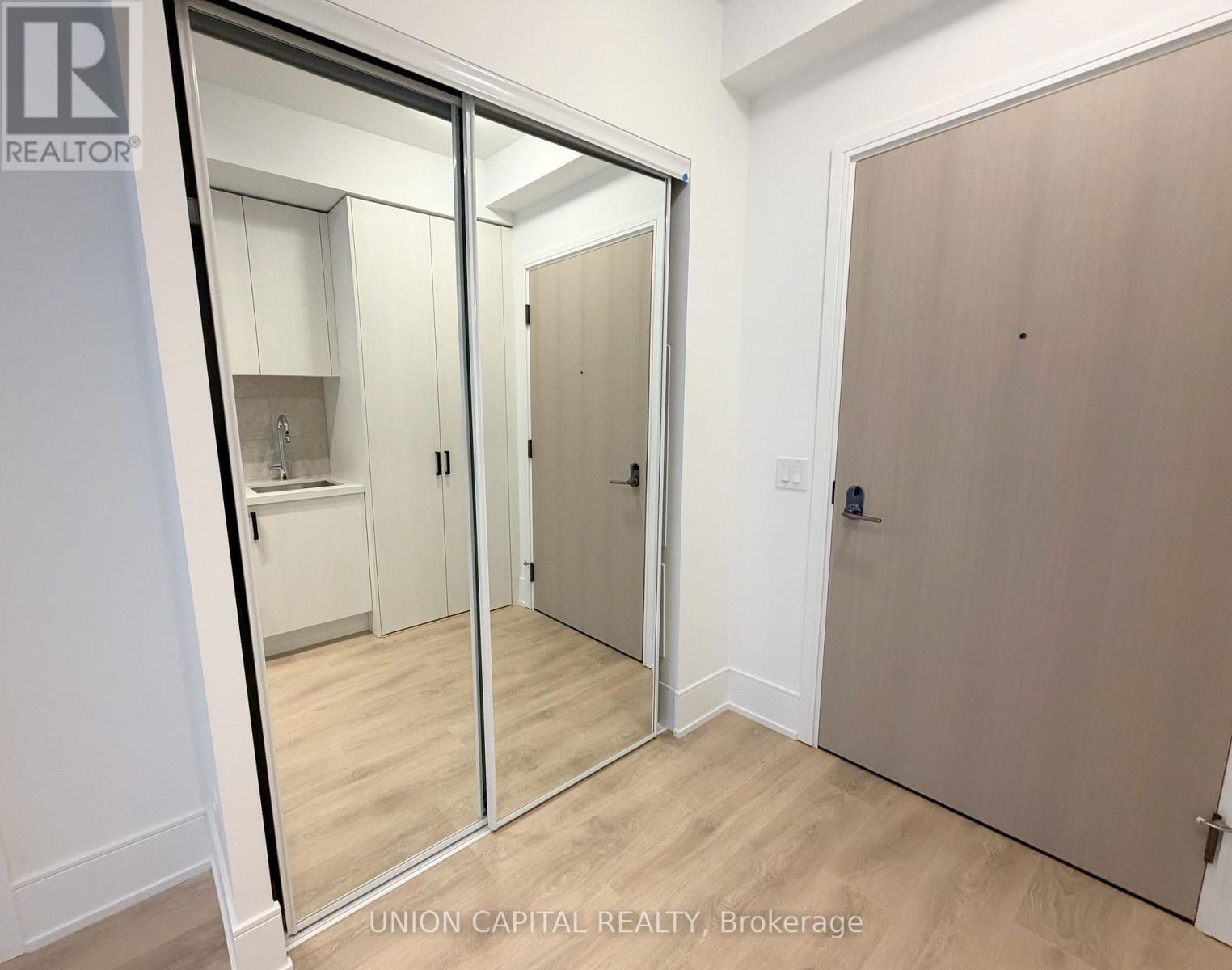 305 - 2450 Bloor Street, Toronto, Ontario  M6S 0A9 - Photo 3 - W13833116