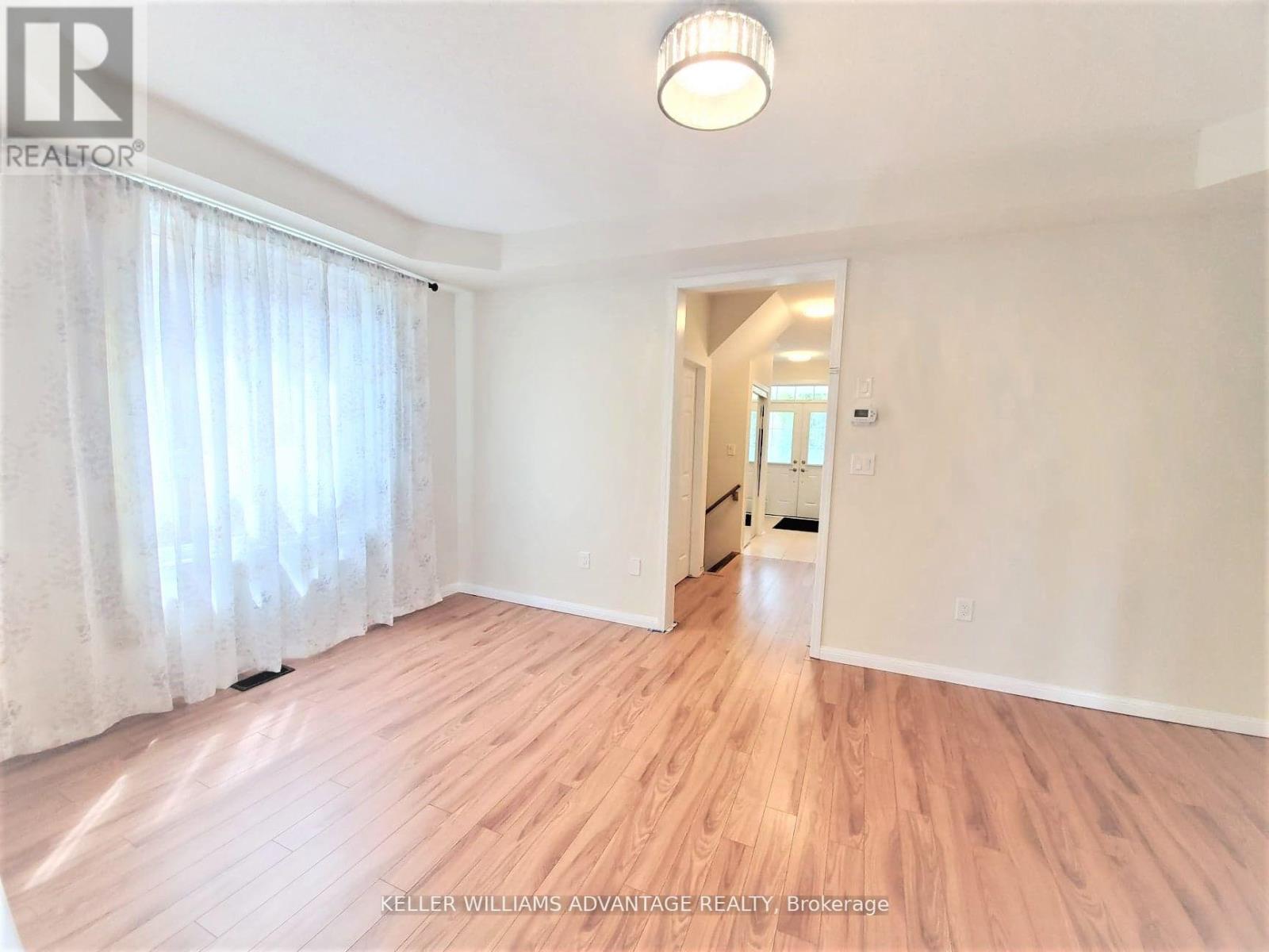 3827 Janice Drive, Mississauga, Ontario  L5M 7Y6 - Photo 2 - W13833122