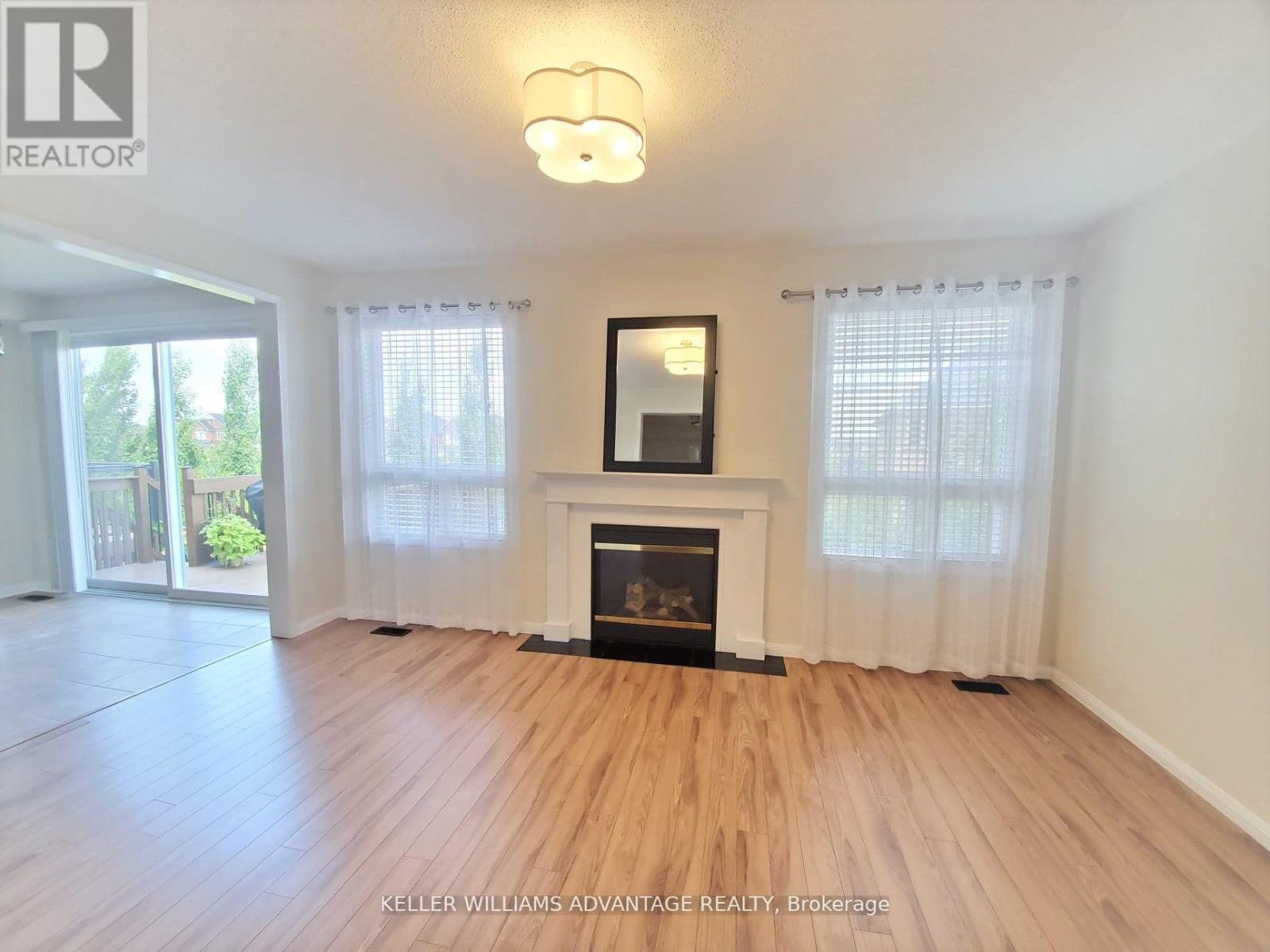 3827 Janice Drive, Mississauga, Ontario  L5M 7Y6 - Photo 4 - W13833122