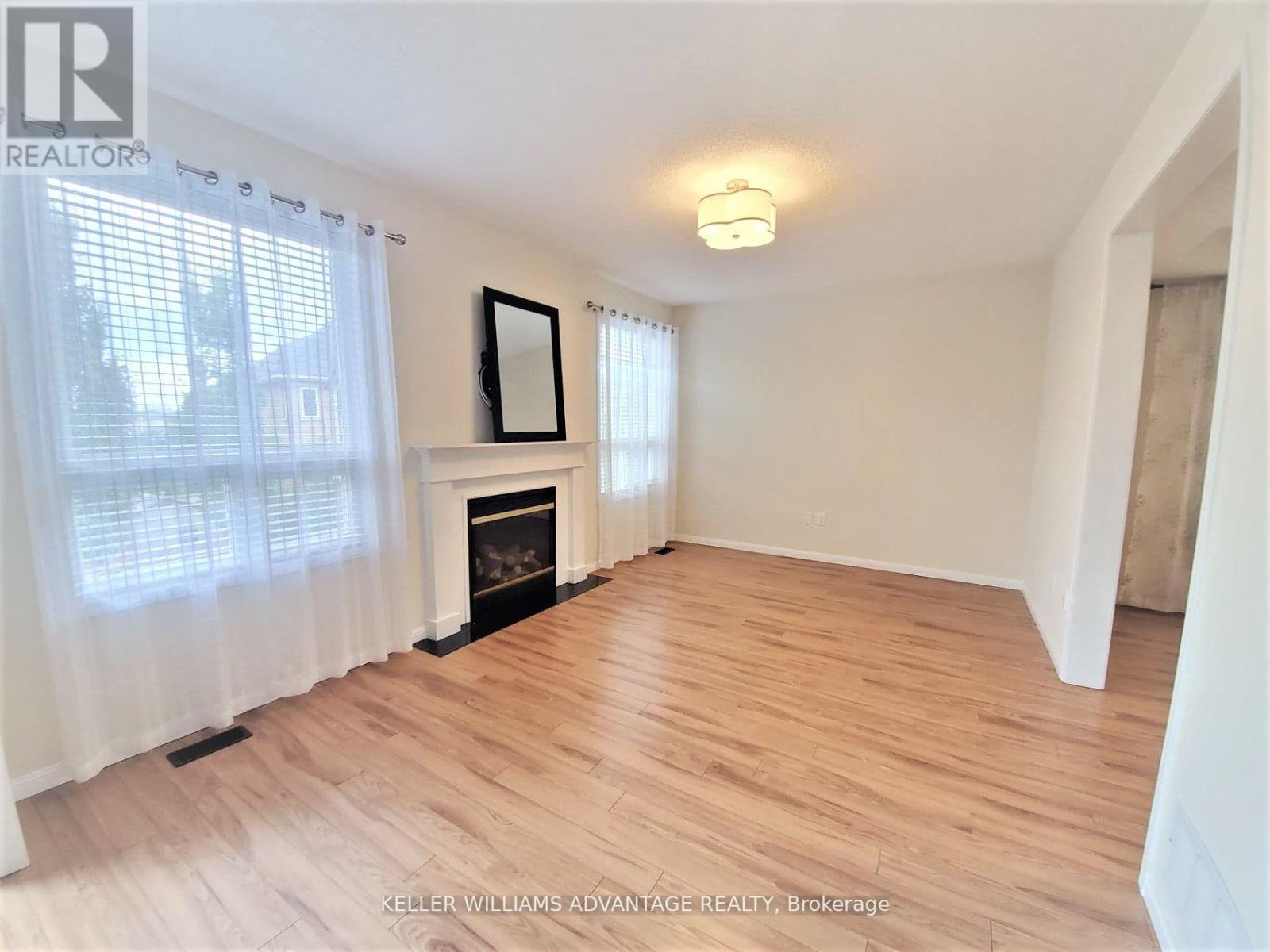 3827 Janice Drive, Mississauga, Ontario  L5M 7Y6 - Photo 5 - W13833122