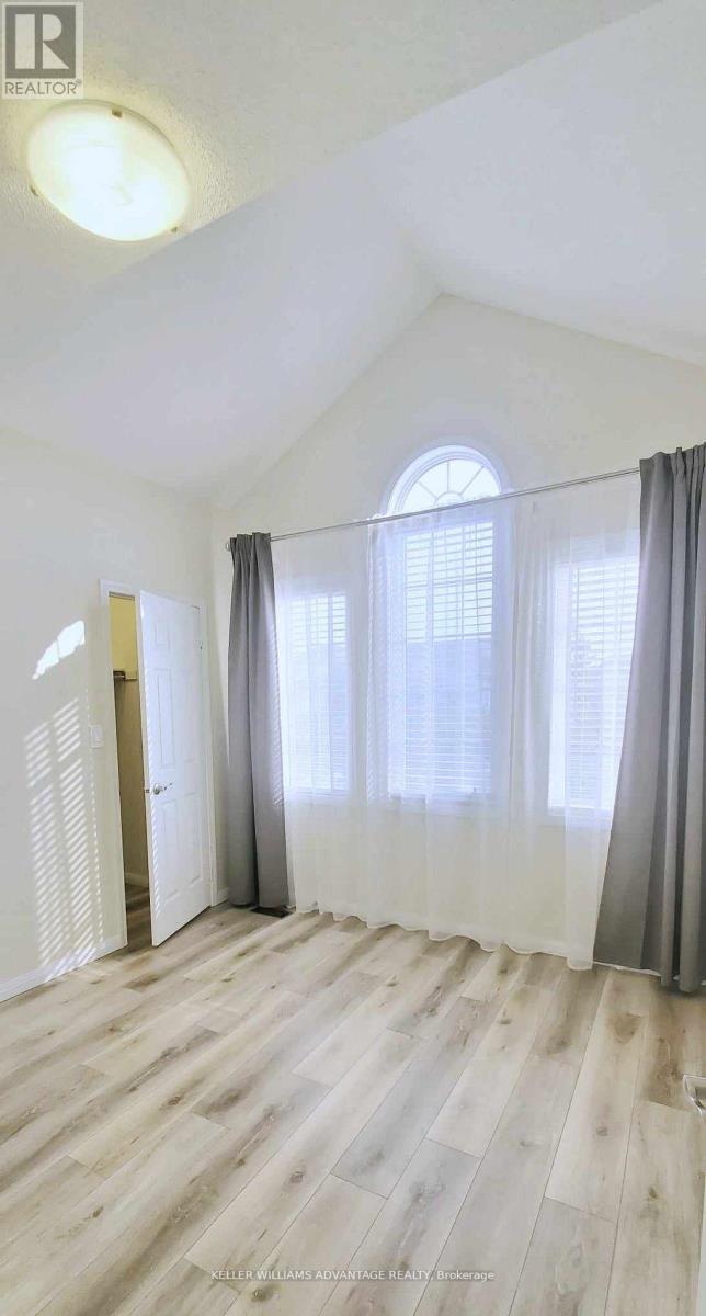 3827 Janice Drive, Mississauga, Ontario  L5M 7Y6 - Photo 8 - W13833122