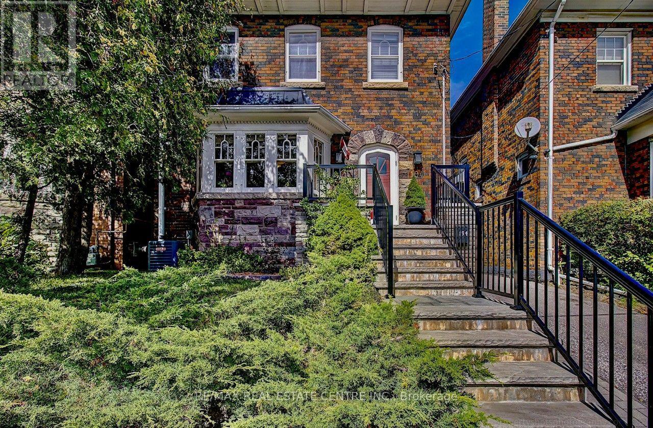 194 LAWRENCE AVENUE E, Toronto, Ontario