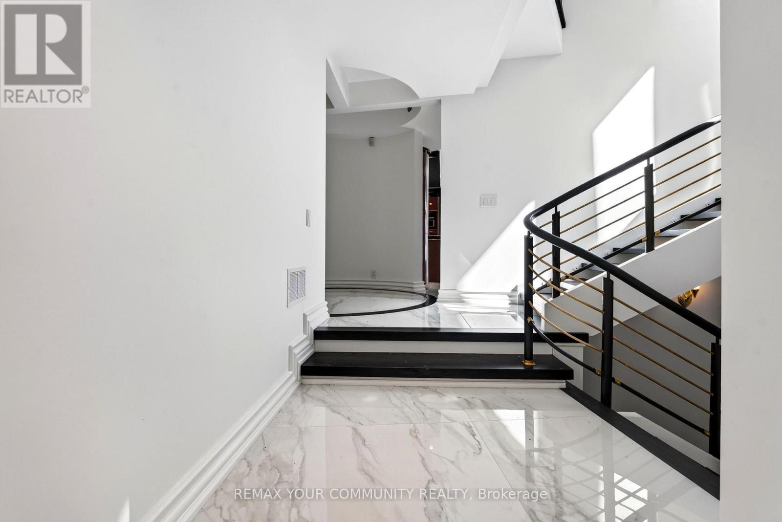 76 Silver Fox Place, Vaughan, Ontario  L6A 1G2 - Photo 10 - N13752768