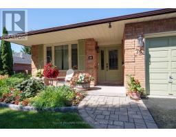 72 MUNRO CRESCENT, Uxbridge, Ontario