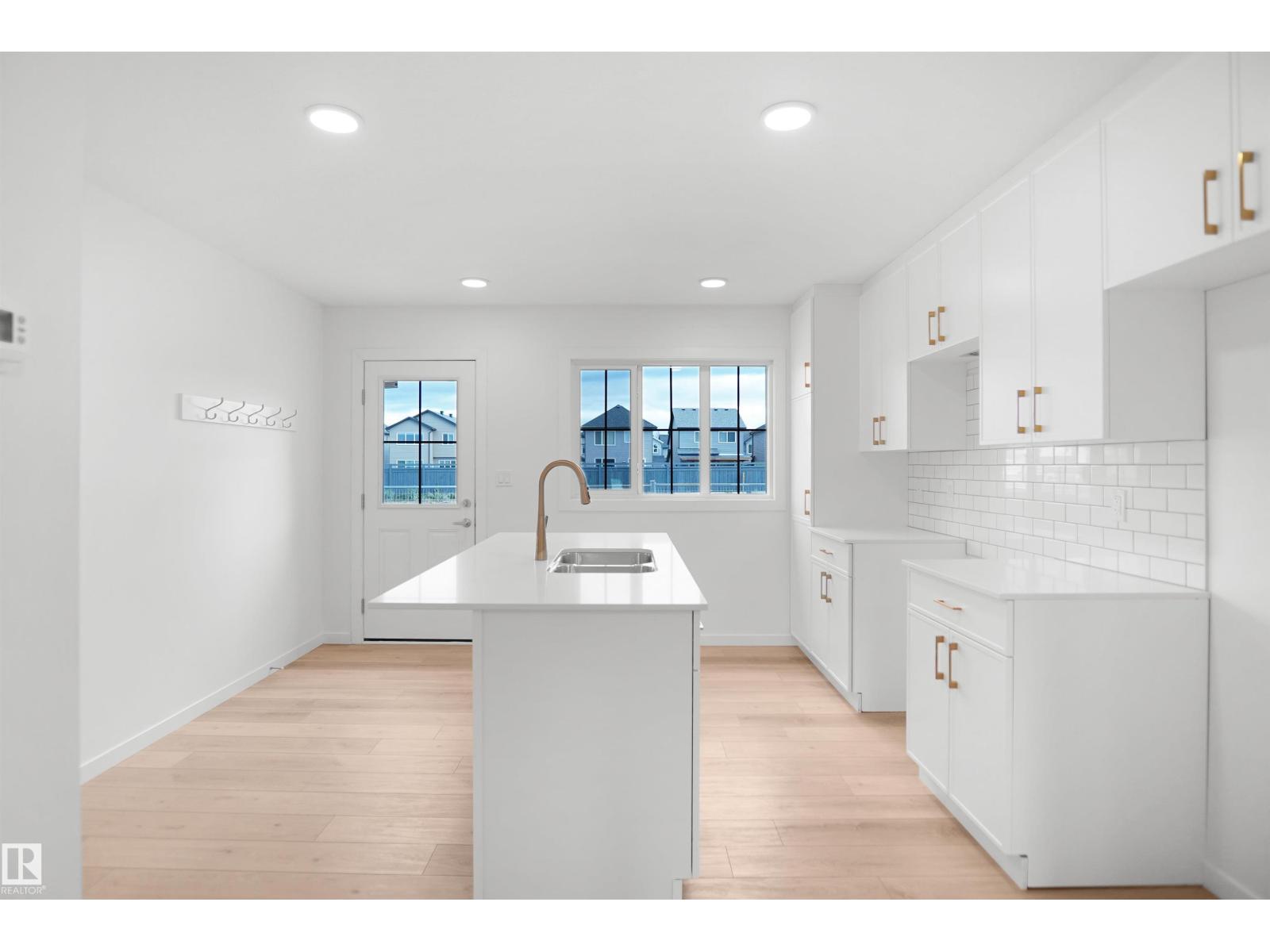 #74 3705 141 ST SW