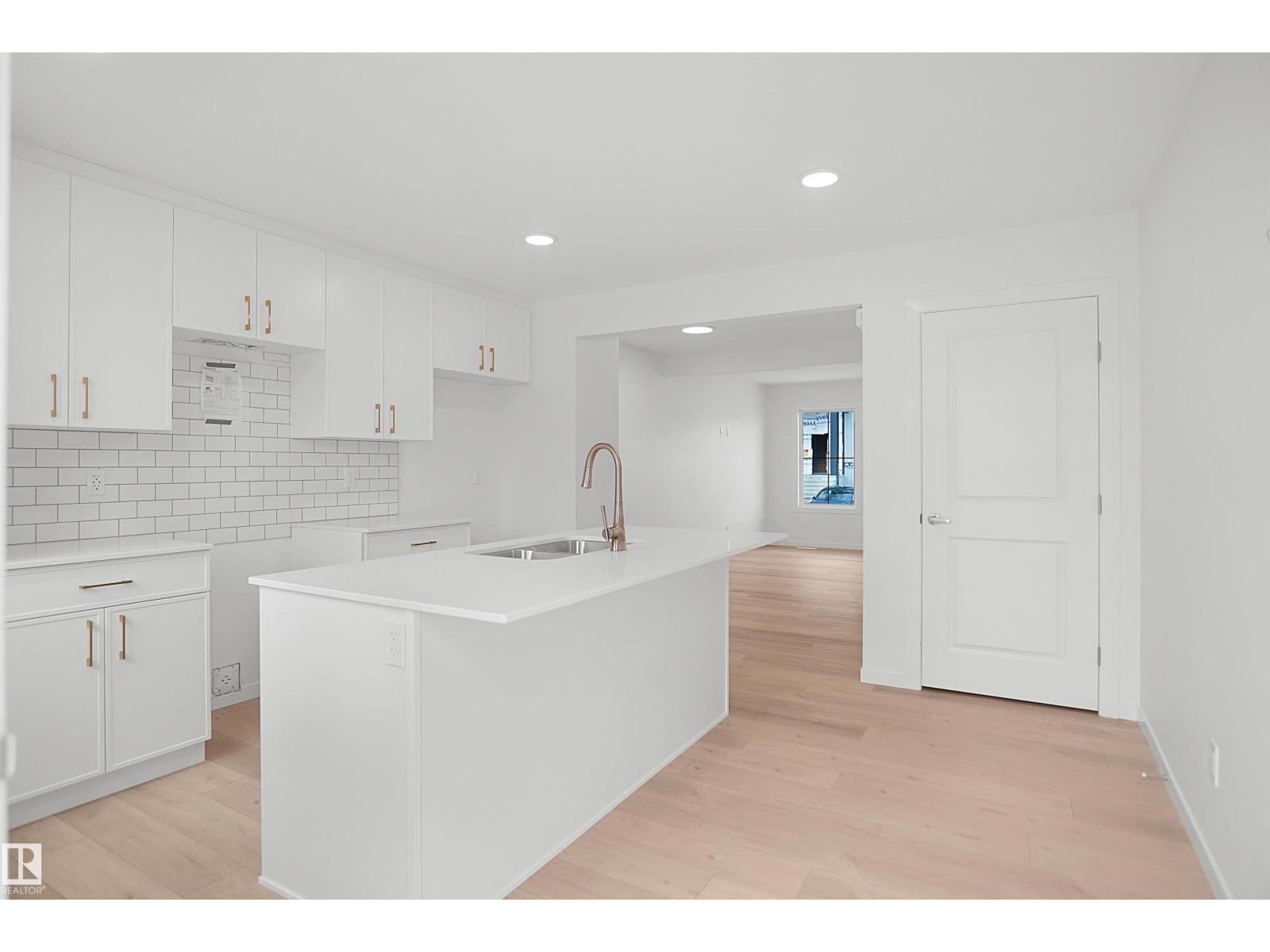 #74 3705 141 ST SW