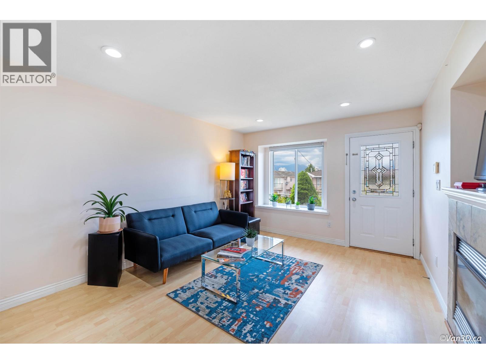 5422 Norfolk Street, Burnaby, British Columbia  V5G 1G2 - Photo 2 - R3169924