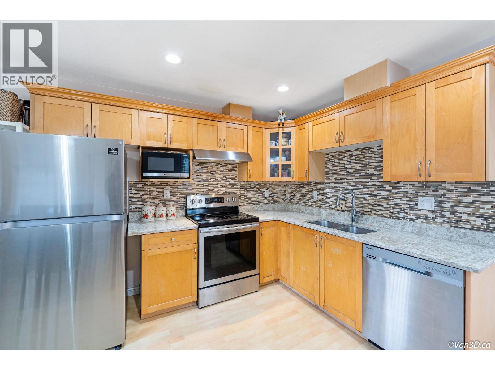 5422 Norfolk Street, Burnaby, British Columbia  V5G 1G2 - Photo 4 - R3169924