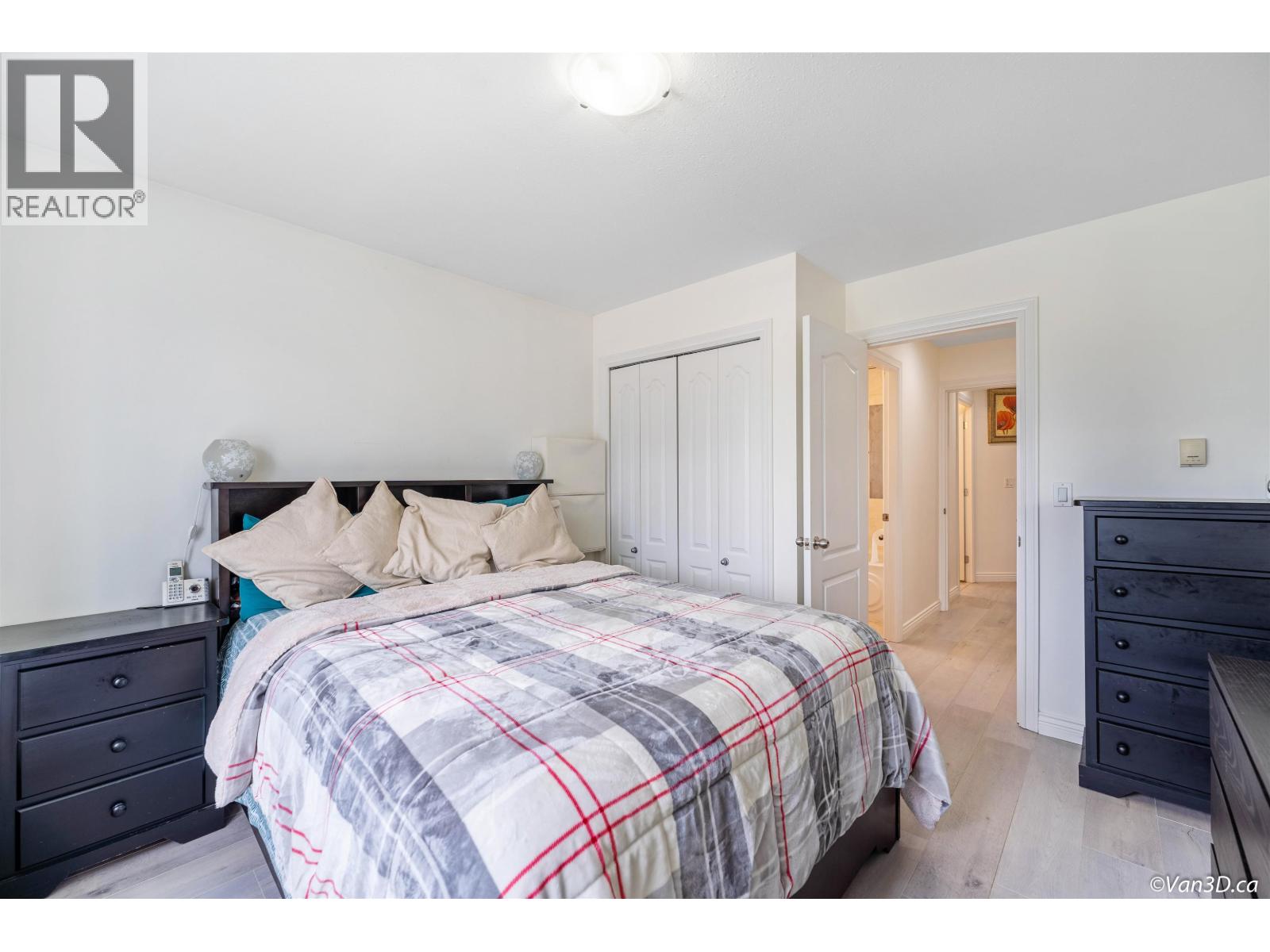 5422 Norfolk Street, Burnaby, British Columbia  V5G 1G2 - Photo 8 - R3169924
