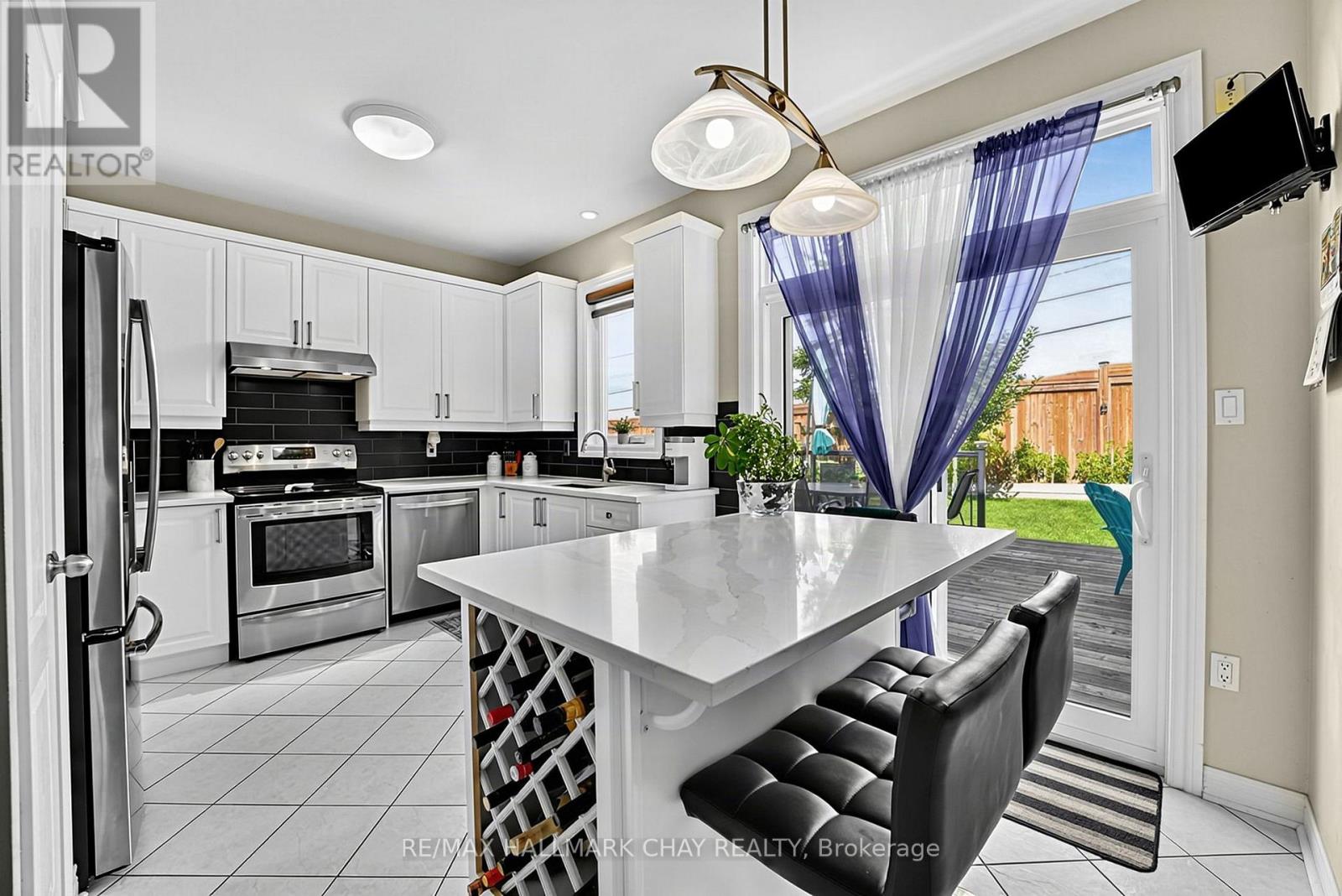 14 Strathmore Place, Barrie, Ontario  L4N 0K1 - Photo 8 - S13759374
