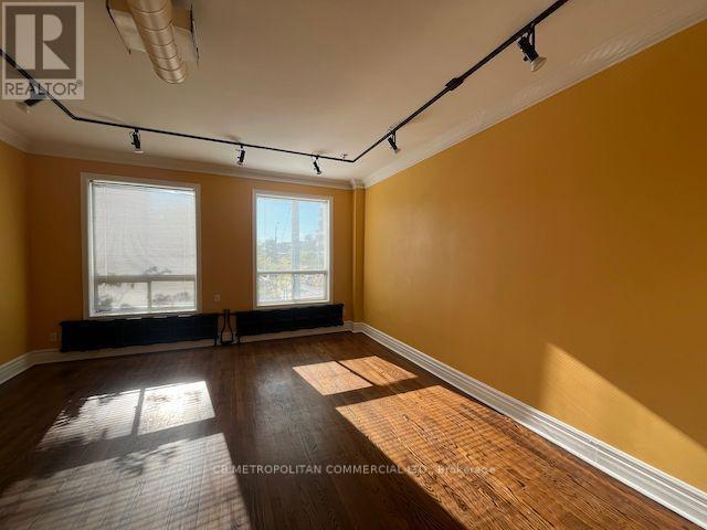 401 SPADINA AVENUE, Toronto, Ontario