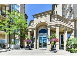 PH. 802 - 8 MAISON PARC COURT, Vaughan, Ontario
