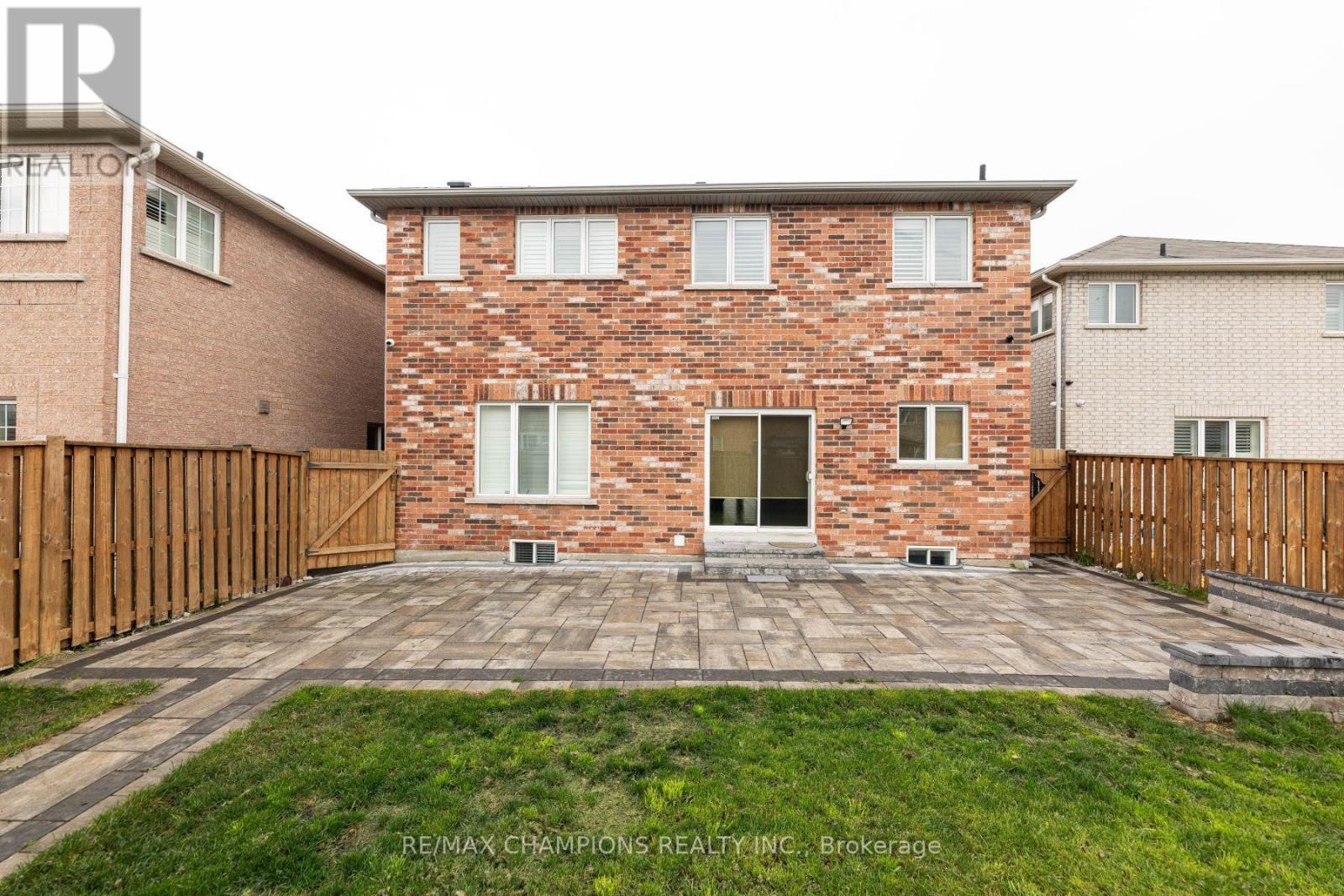 Upper - 89 Bayhampton Drive, Brampton, Ontario  L6P 3A8 - Photo 13 - W13833152