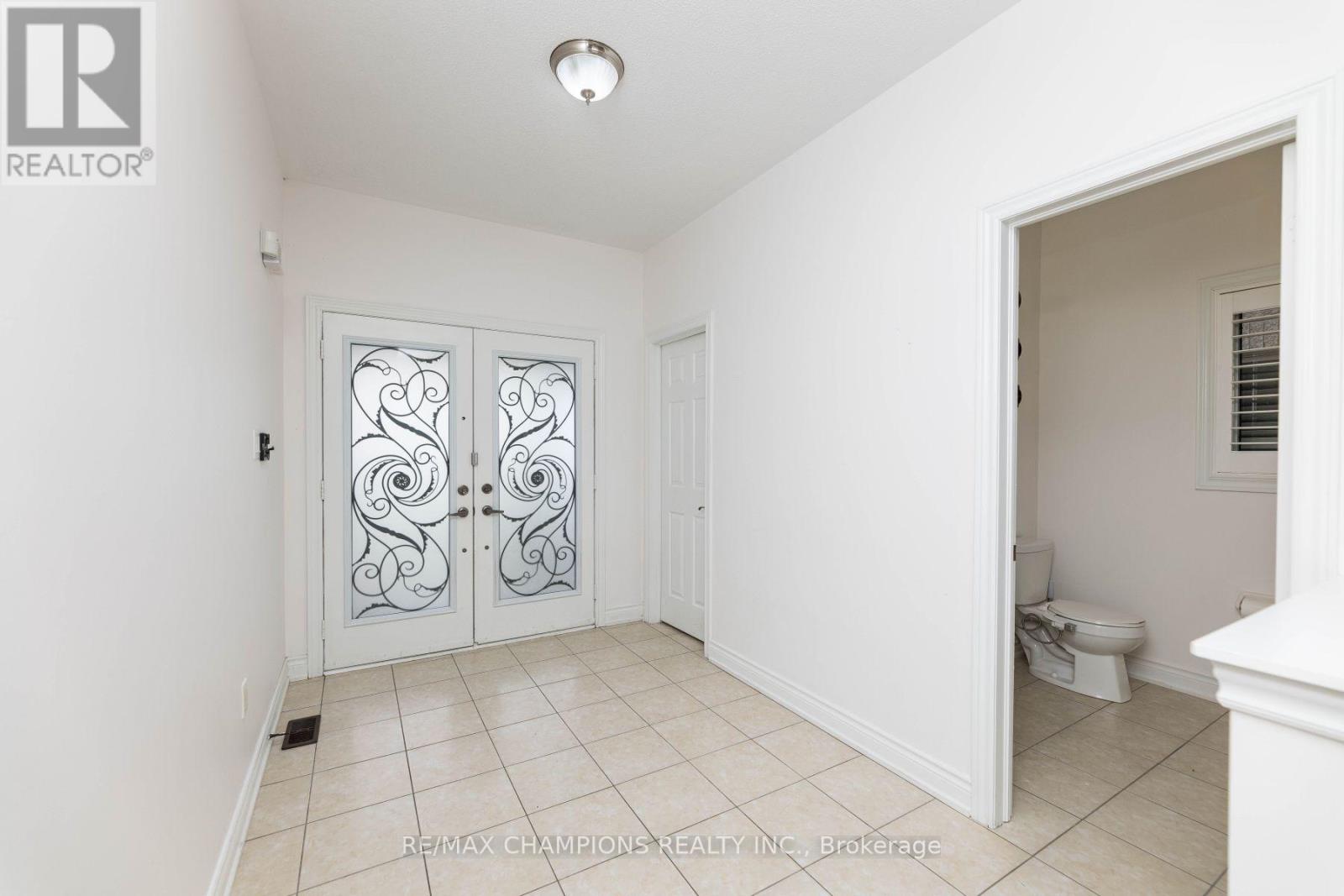 Upper - 89 Bayhampton Drive, Brampton, Ontario  L6P 3A8 - Photo 21 - W13833152