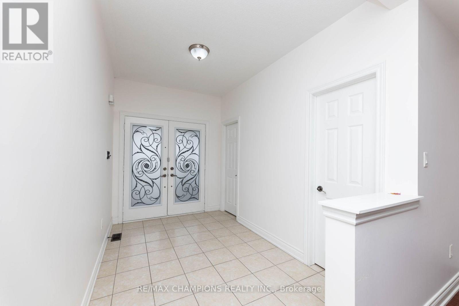 Upper - 89 Bayhampton Drive, Brampton, Ontario  L6P 3A8 - Photo 23 - W13833152