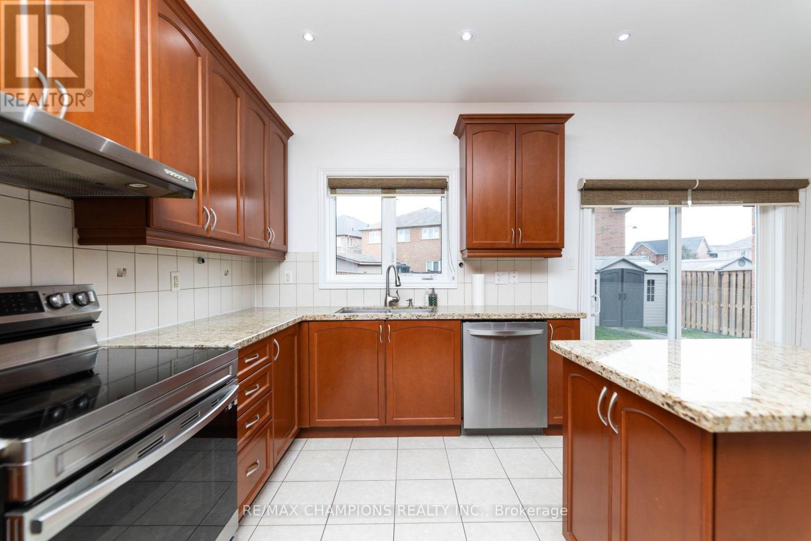 Upper - 89 Bayhampton Drive, Brampton, Ontario  L6P 3A8 - Photo 36 - W13833152