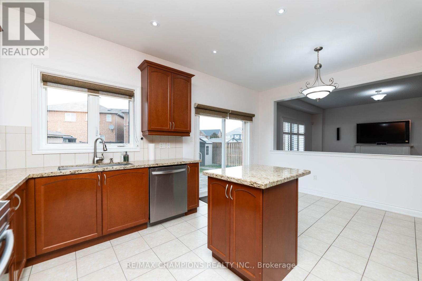 Upper - 89 Bayhampton Drive, Brampton, Ontario  L6P 3A8 - Photo 37 - W13833152