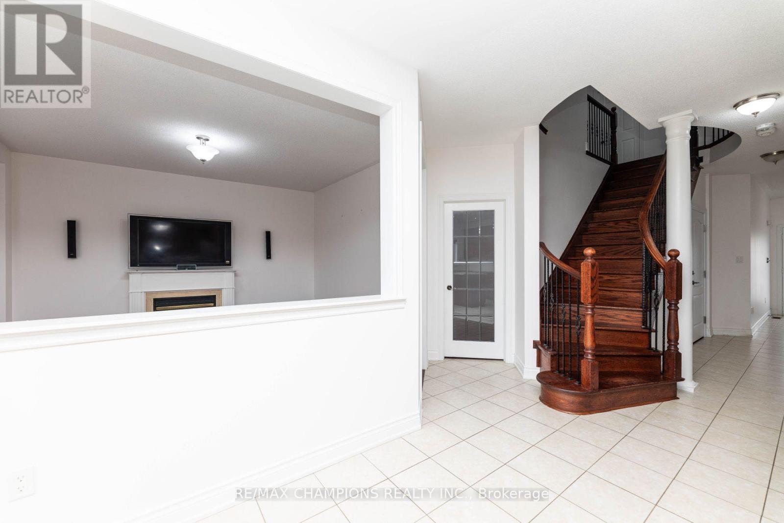 Upper - 89 Bayhampton Drive, Brampton, Ontario  L6P 3A8 - Photo 50 - W13833152