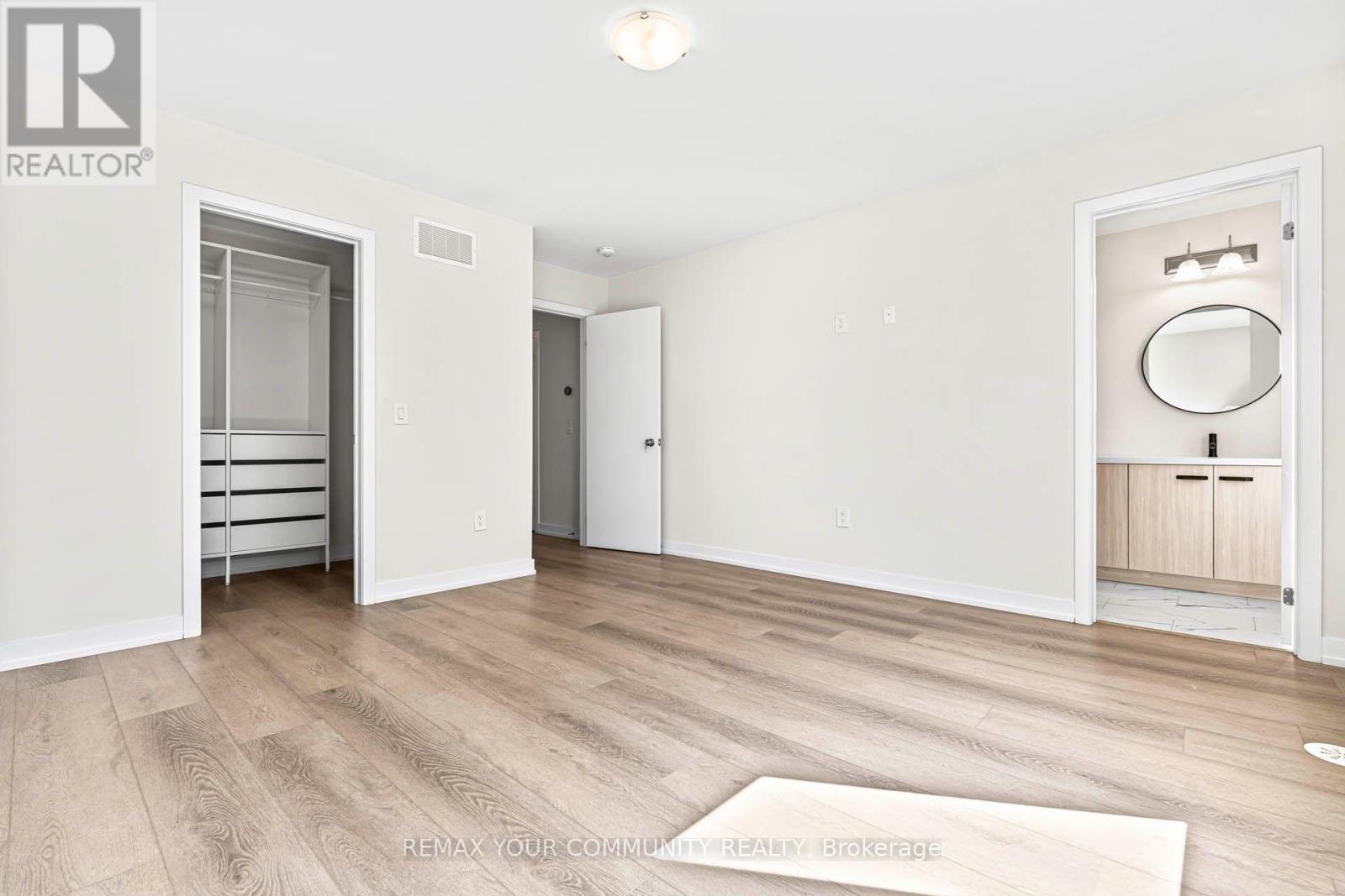 3062 Harasym Trail, Oakville, Ontario  L6M 5R2 - Photo 8 - W13833176