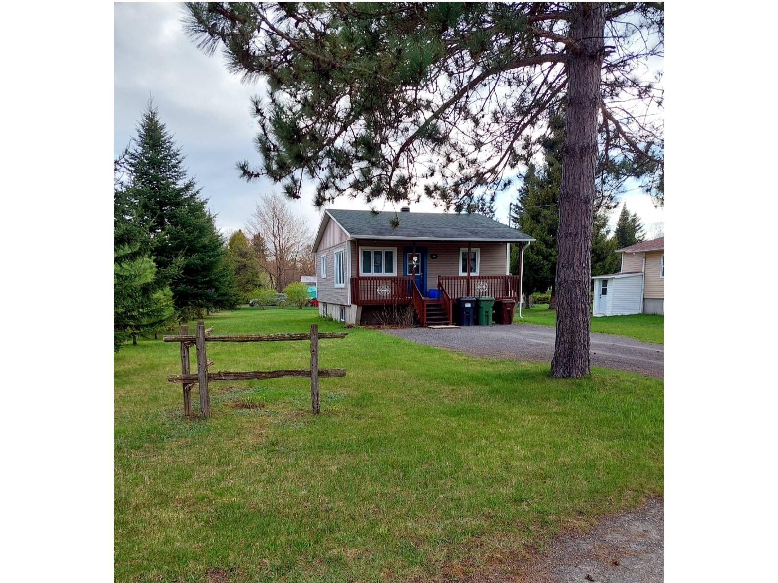 210 Rue Caillé Saint-Lucien Quebec Canada J0C1N0 3