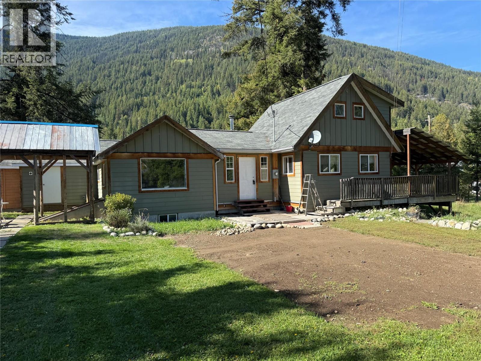 2018 Tarrys Road, Castlegar, British Columbia