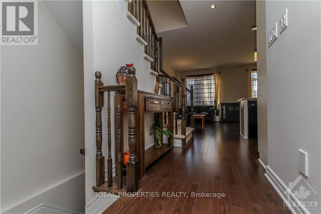 6063 North Bluff Drive, Ottawa, Ontario  K1V 2L6 - Photo 4 - X13833178
