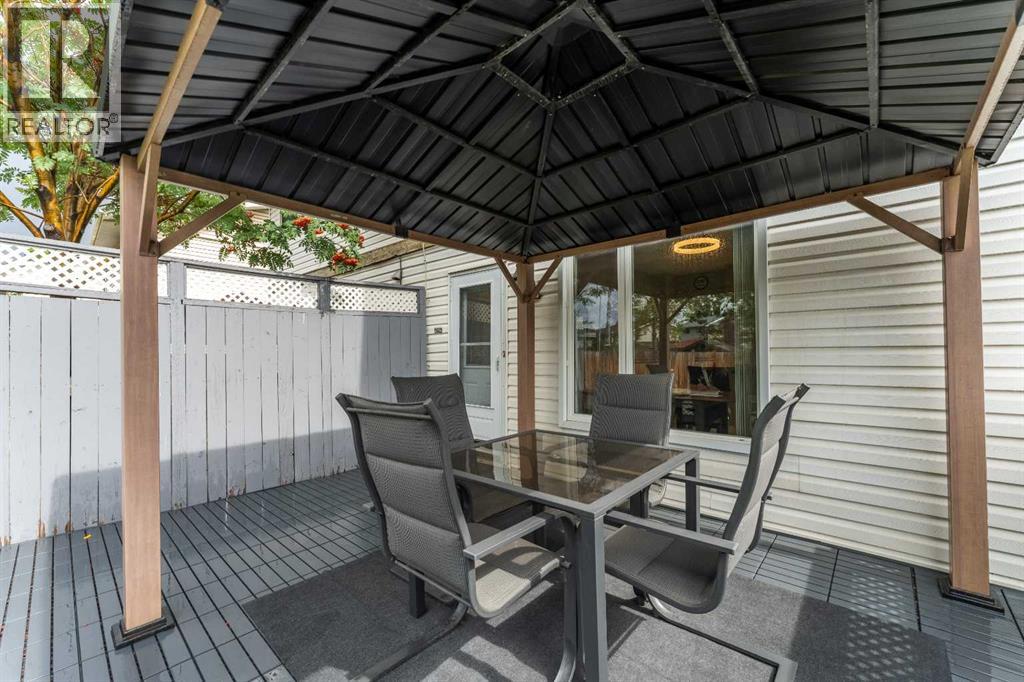 40 Fonda Crescent SE