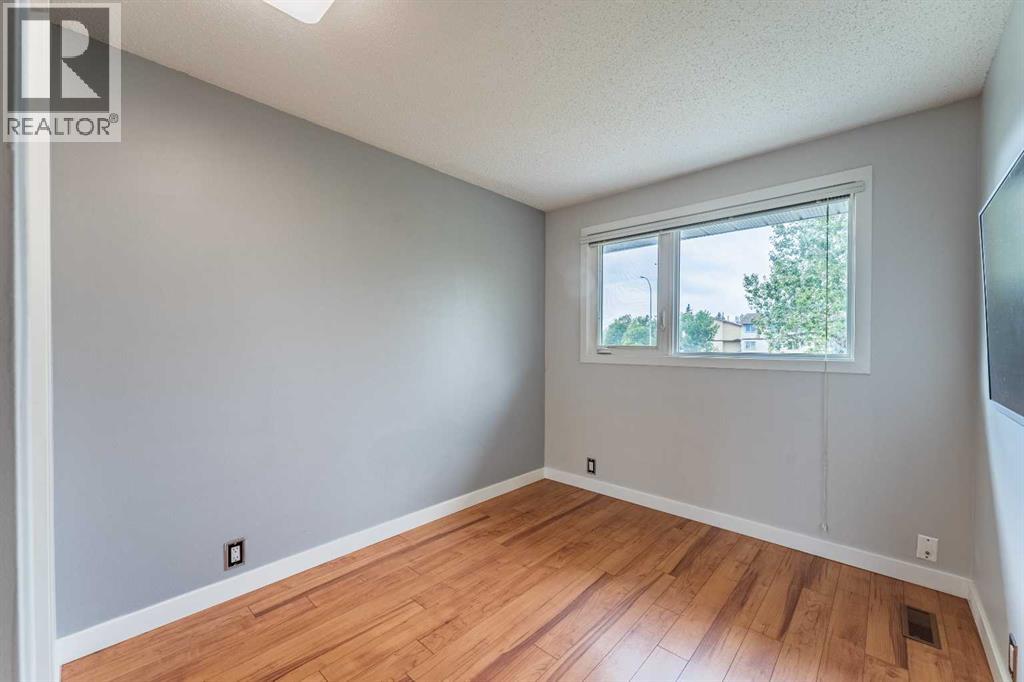 40 Fonda Crescent SE