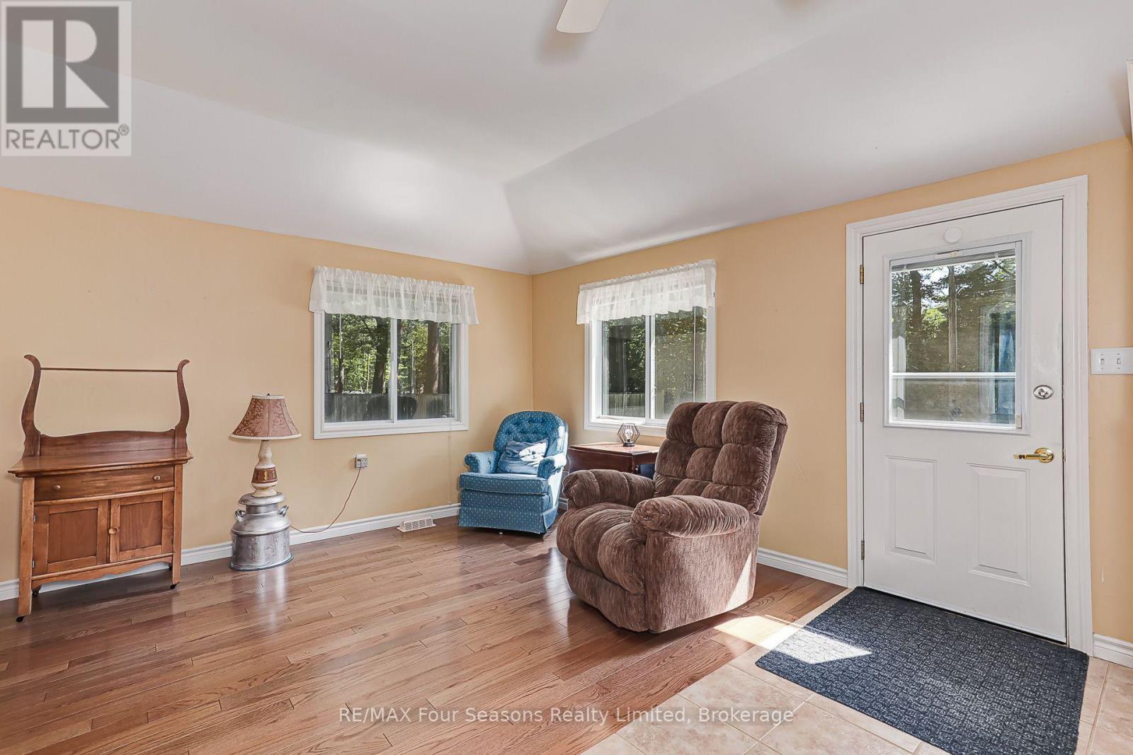 511 Oxbow Park Drive, Wasaga Beach, Ontario  L9Z 2T9 - Photo 12 - S13833198