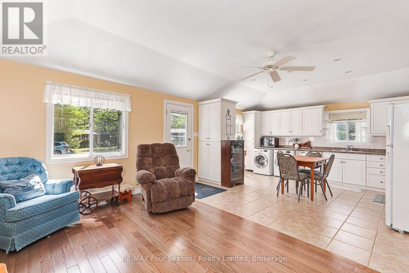 511 Oxbow Park Drive, Wasaga Beach, Ontario  L9Z 2T9 - Photo 14 - S13833198