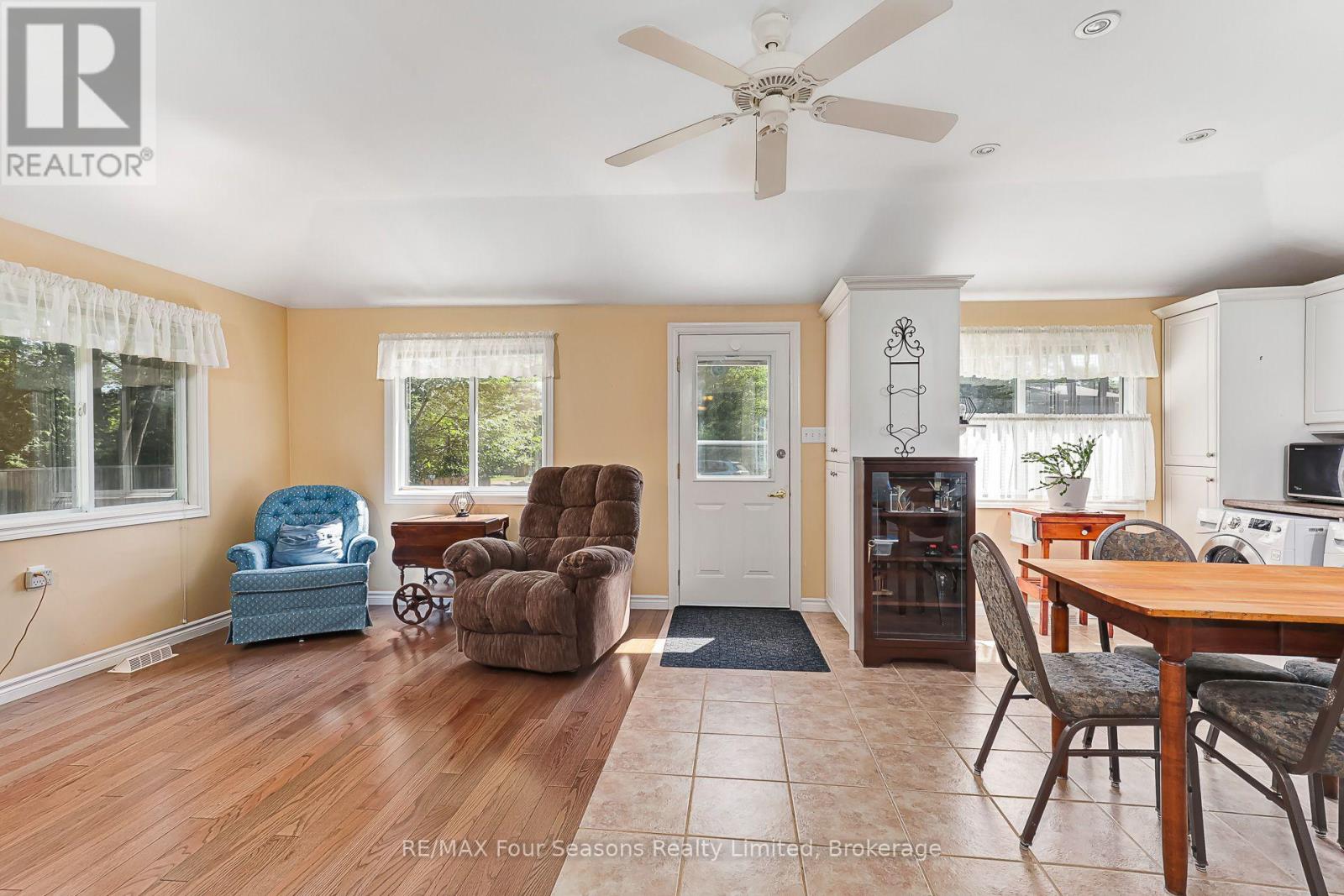 511 Oxbow Park Drive, Wasaga Beach, Ontario  L9Z 2T9 - Photo 15 - S13833198