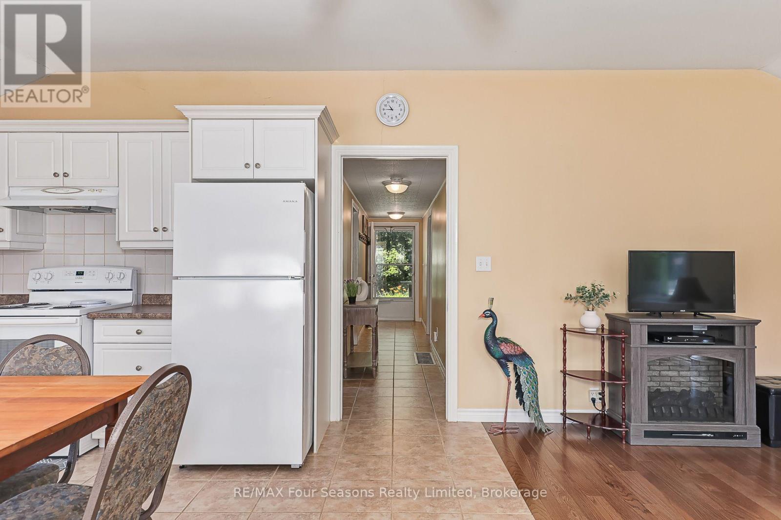 511 Oxbow Park Drive, Wasaga Beach, Ontario  L9Z 2T9 - Photo 16 - S13833198