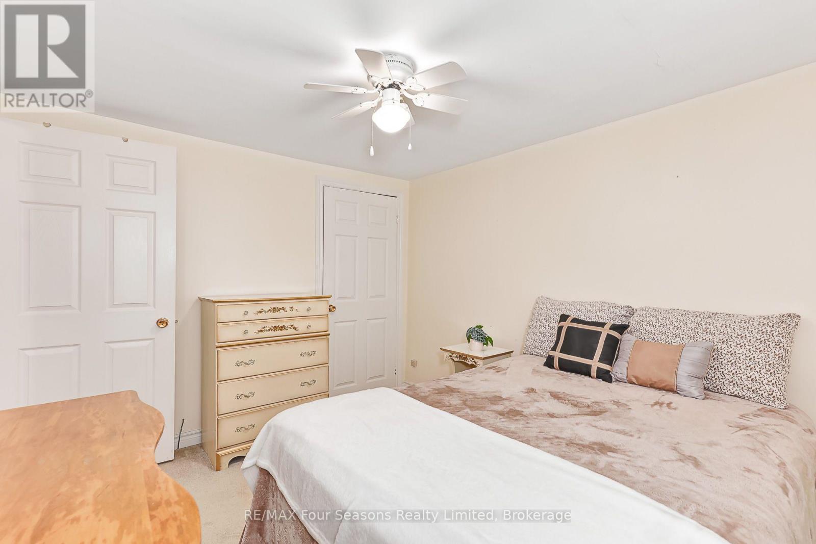 511 Oxbow Park Drive, Wasaga Beach, Ontario  L9Z 2T9 - Photo 18 - S13833198