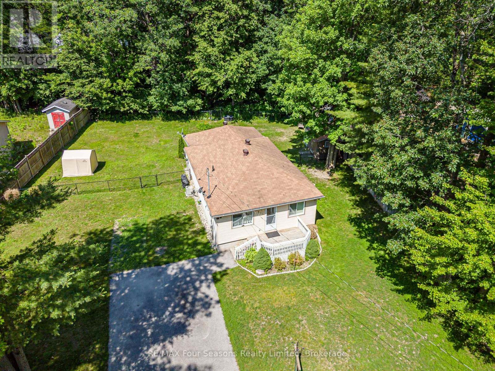511 Oxbow Park Drive, Wasaga Beach, Ontario  L9Z 2T9 - Photo 2 - S13833198