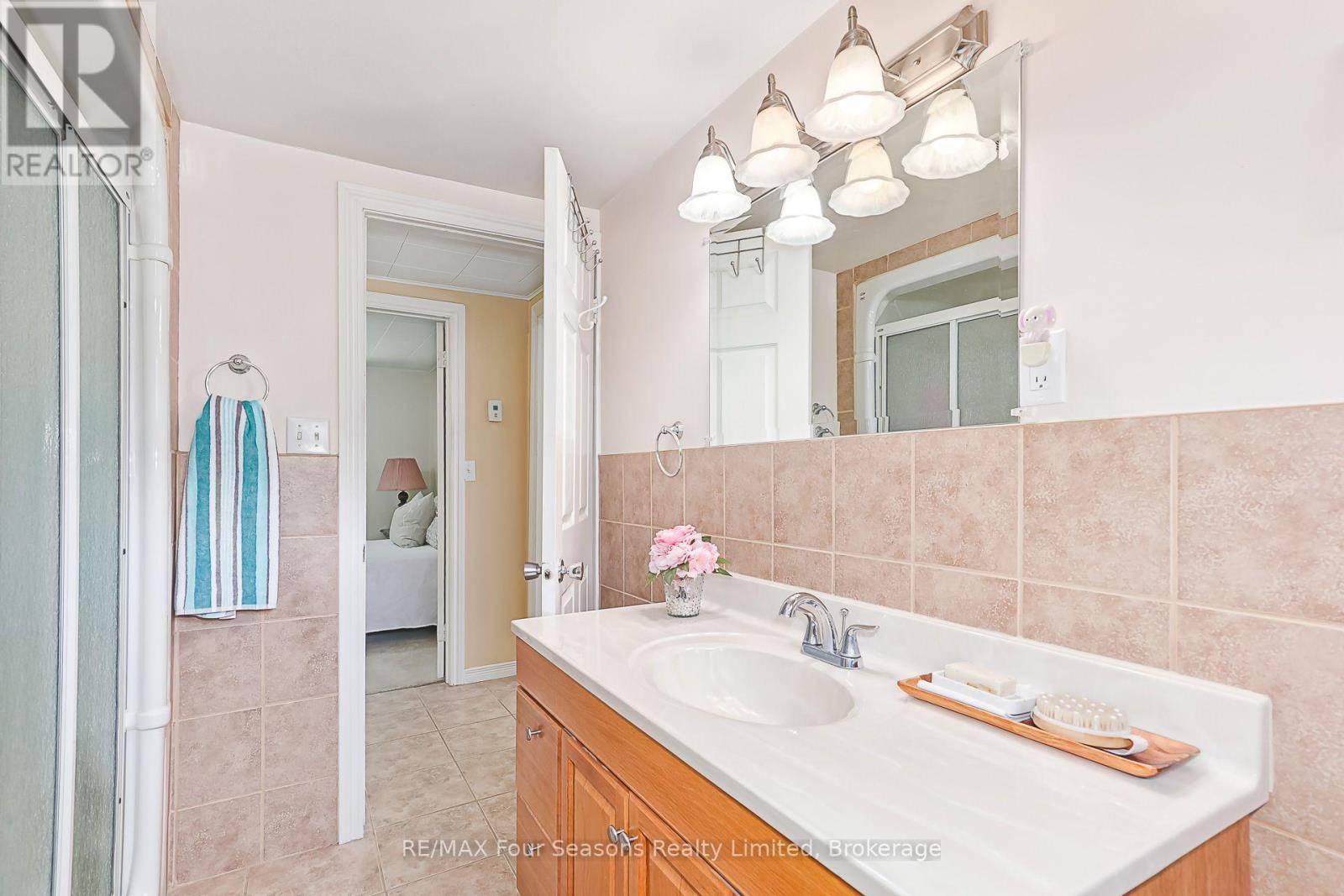 511 Oxbow Park Drive, Wasaga Beach, Ontario  L9Z 2T9 - Photo 25 - S13833198
