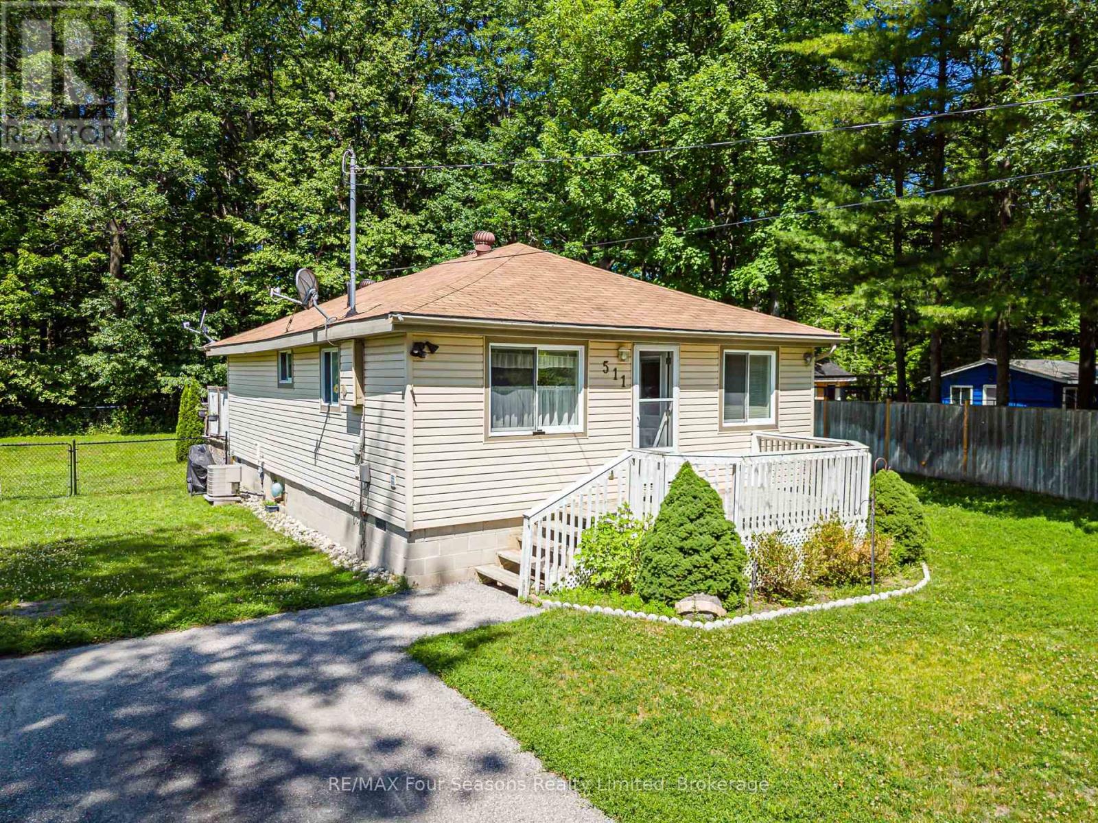 511 Oxbow Park Drive, Wasaga Beach, Ontario  L9Z 2T9 - Photo 3 - S13833198