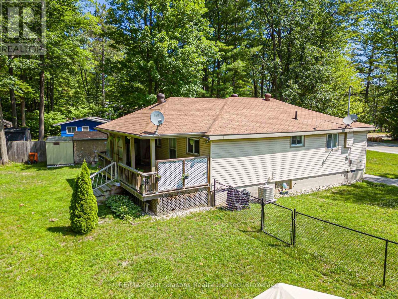 511 Oxbow Park Drive, Wasaga Beach, Ontario  L9Z 2T9 - Photo 36 - S13833198
