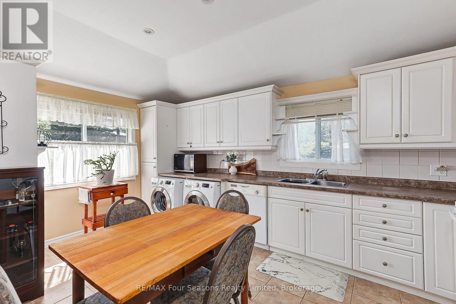 511 Oxbow Park Drive, Wasaga Beach, Ontario  L9Z 2T9 - Photo 7 - S13833198