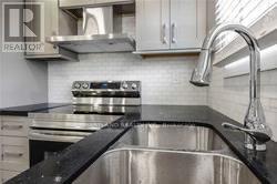 1841 Sandgate Crescent, Mississauga, Ontario  L5J 2E7 - Photo 5 - W13833194