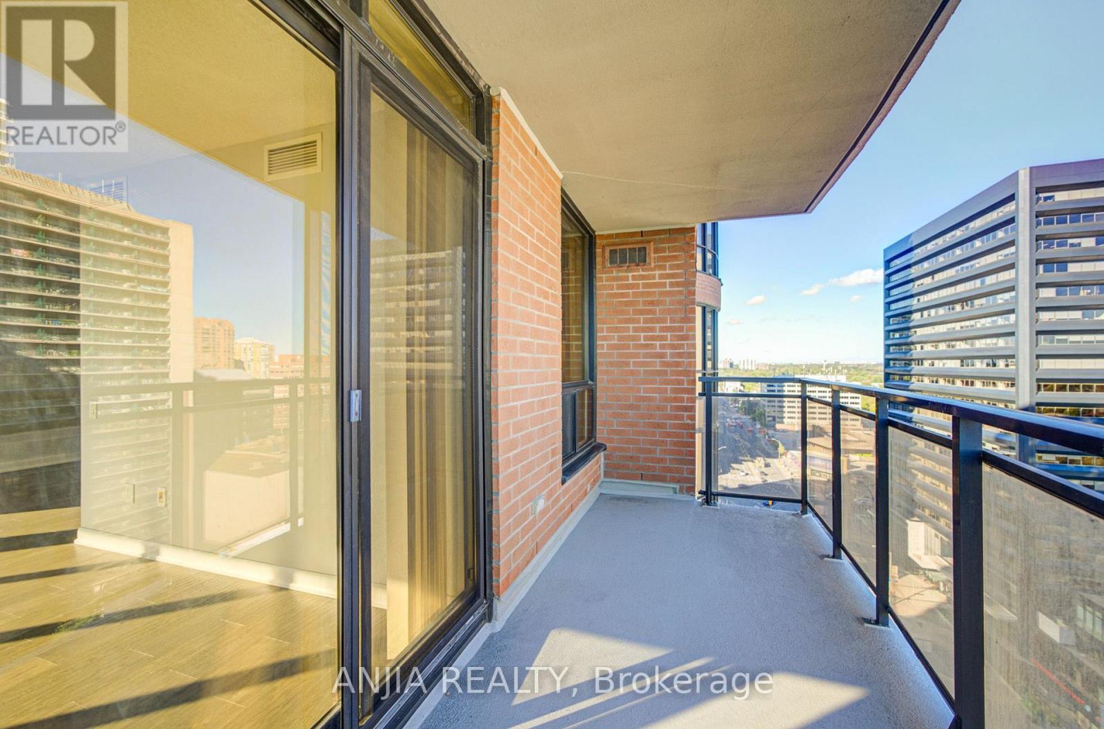 2010 - -33 Sheppard Avenue E, Toronto, Ontario  M2N 7K1 - Photo 33 - C13806932